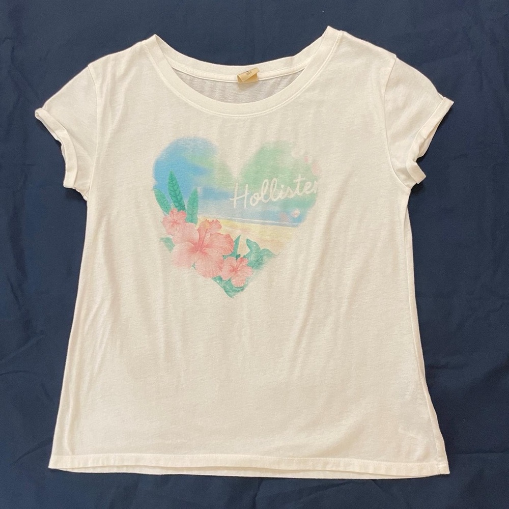 Hollister White Scoop-Neck T-Shirt with Pink Hibiscus Graphic